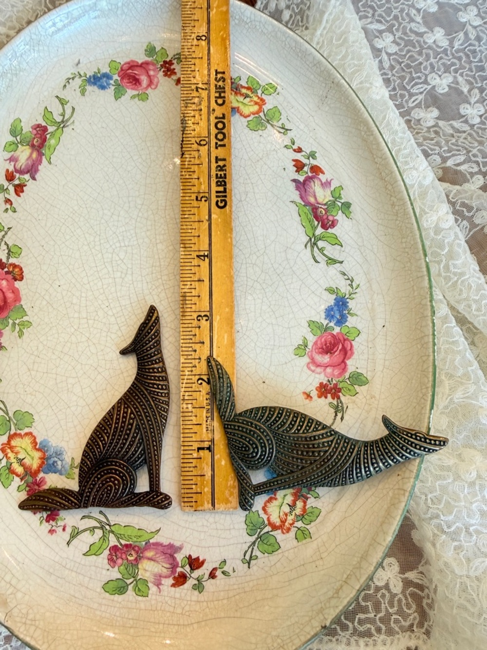 Vintage Pair of Bronze Howling Coyotes/Wolves - Picture 14 of 14